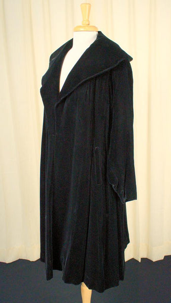1950s Inky Black Velvet Coat Cats Like Us