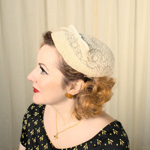 1950s Off White Lace & Bow Hat Cats Like Us
