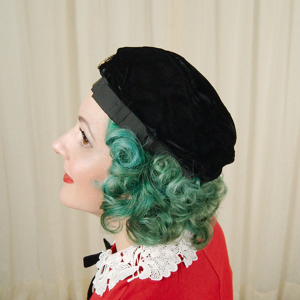 1950s Vintage Velvet Beret with Pin Cats Like Us