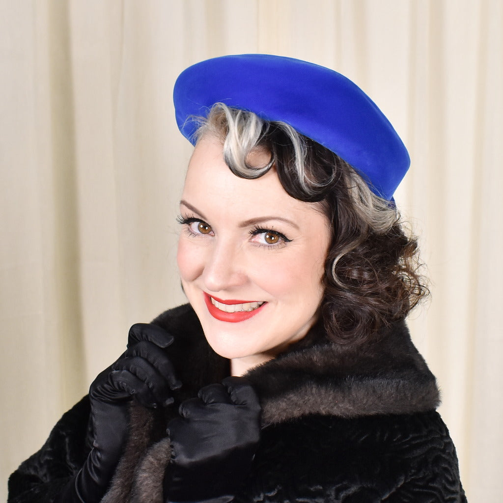 1960s Bright Blue Velvet Vintage Hat – Cats Like Us display picture 1