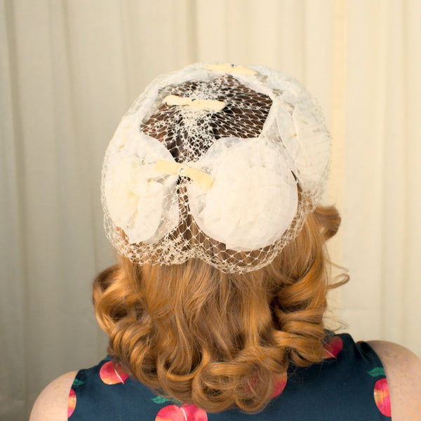 1960s Ivory Chiffon Flowers Hat Cats Like Us