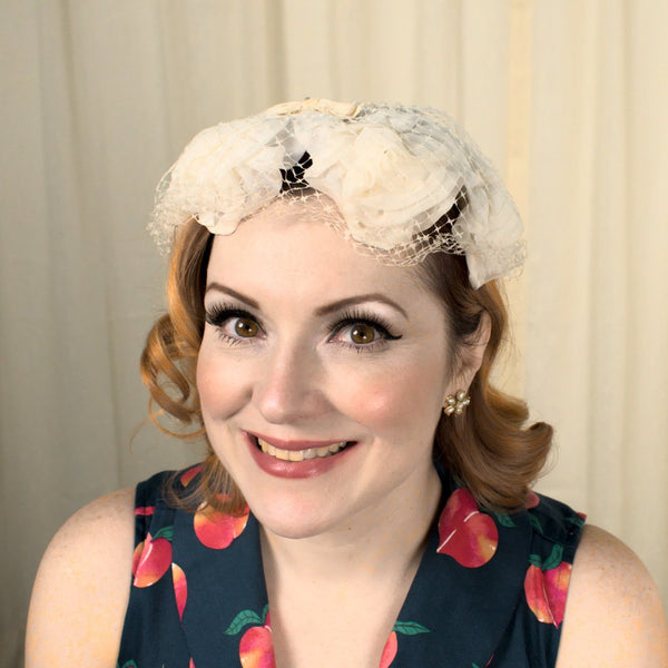 1960s Ivory Chiffon Flowers Hat Cats Like Us