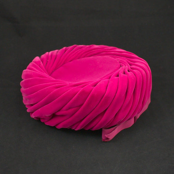 1960s Rasp Velvet Swirl Hat Cats Like Us