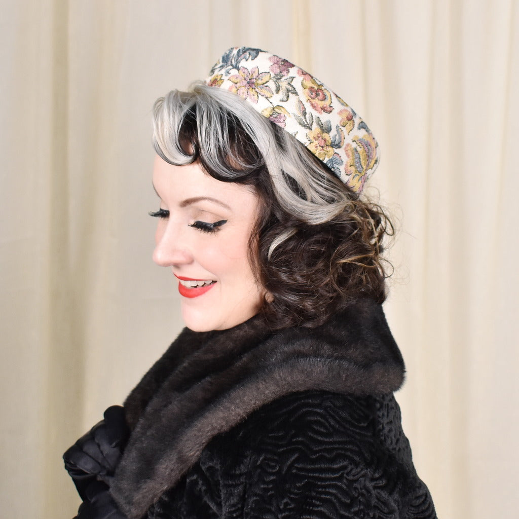 1960s Tapestry Vintage Pillbox Hat – Cats Like Us display picture 1