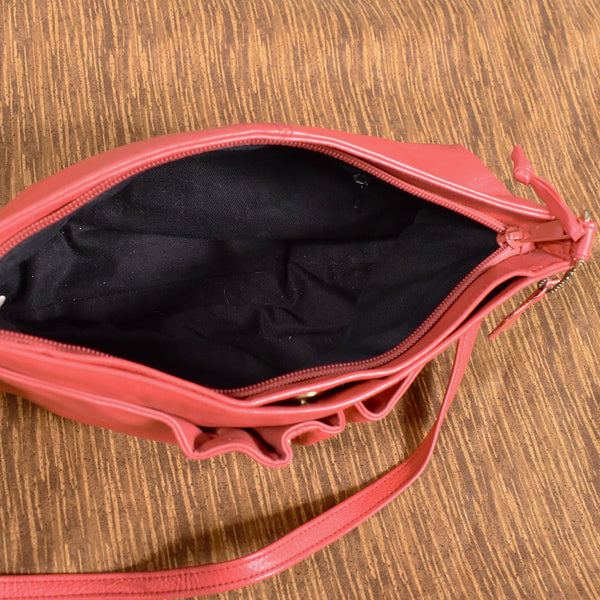 1990s Vintage Red Leather Gold Bead Handbag Cats Like Us