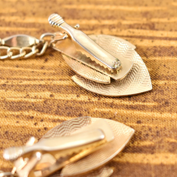 Abstract Leaf Vintage Sweater Clips Cats Like Us