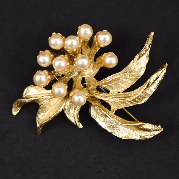 Asymmetrical Pearl Leaf Brooch Cats Like Us