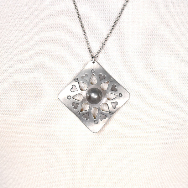Boudd Heart Vintage Pendant Necklace Cats Like Us
