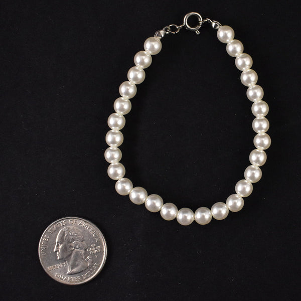 Close White Pearls Bracelet Cats Like Us