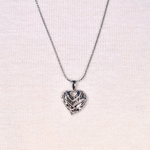 14K Etched White Gold Heart Pendant Necklace