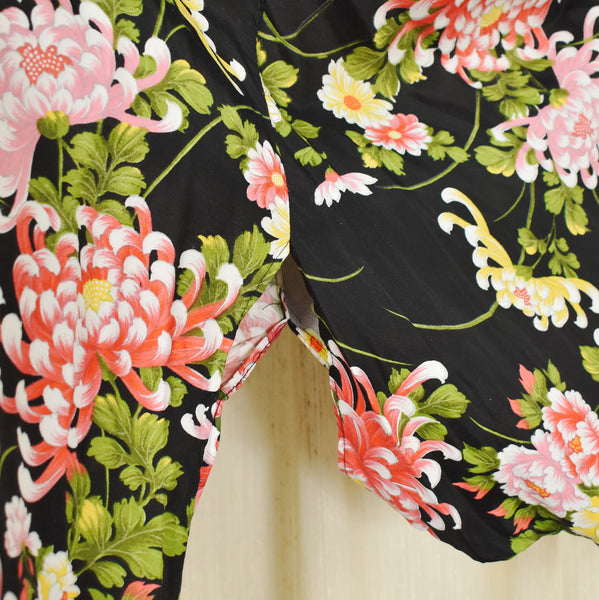 Ichi Ban 70s does 1940s Vintage Kimono Robe Cats Like Us