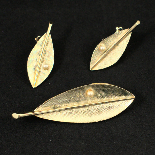 Leaf and Pearl Set Cats Like Us