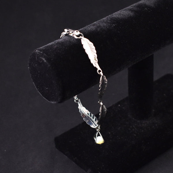 Leaves & Pearl Bracelet Cats Like Us