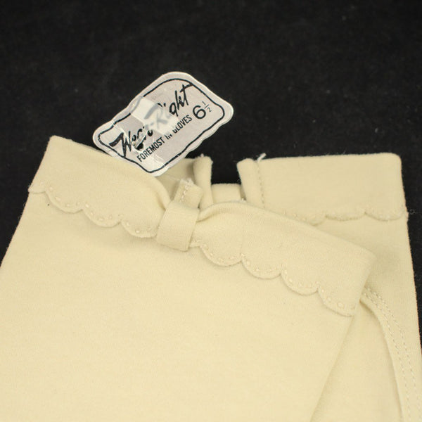 NOS Cream Scallop Bow Gloves Cats Like Us