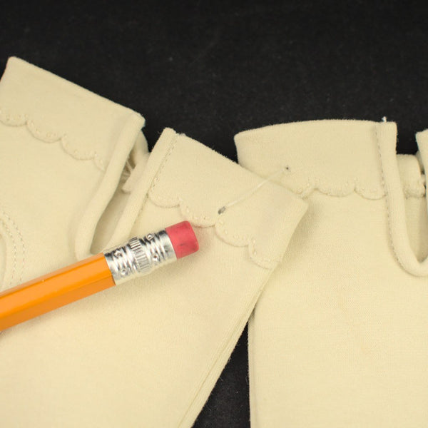 NOS Cream Scallop Bow Gloves Cats Like Us