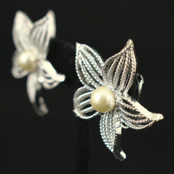 Pinwheel Flower & Pearl Vintage Earring Cats Like Us