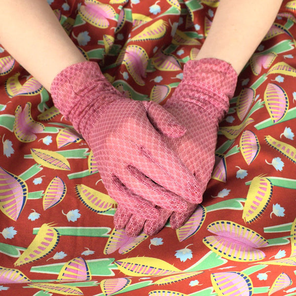 Short Raspberry Net Gloves Cats Like Us