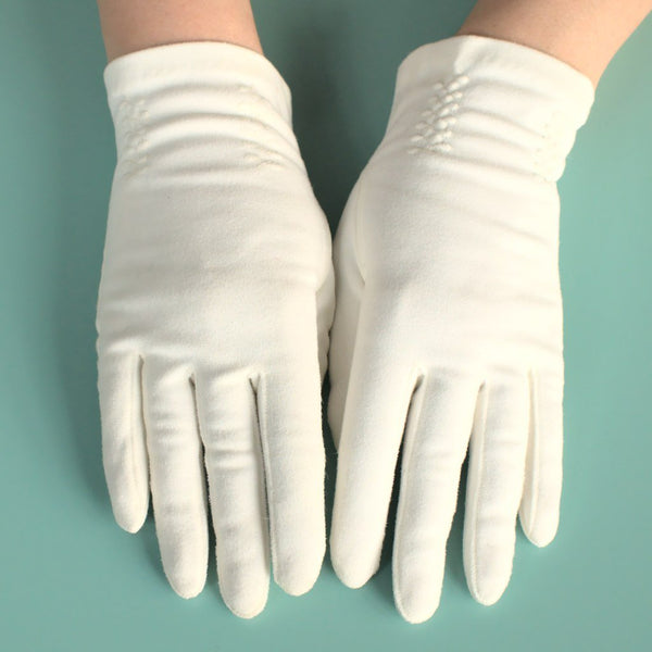 Short White Swirl Stitch Gloves Cats Like Us