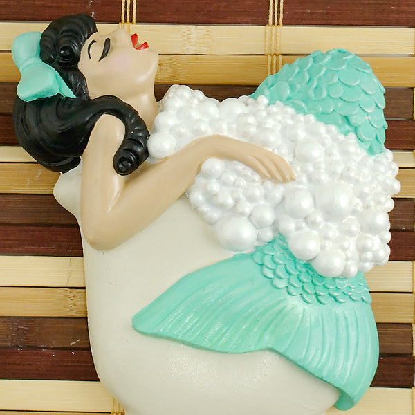 Turq Brunette Bathing Beauty Cats Like Us