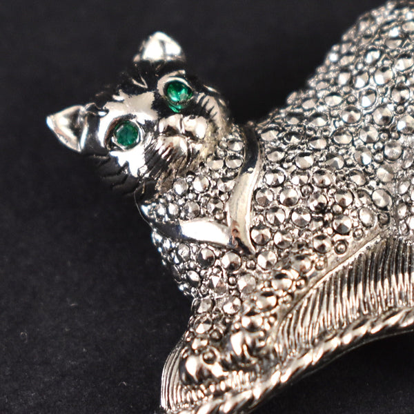 Vintage Avon Regal Cat Brooch Pin Cats Like Us