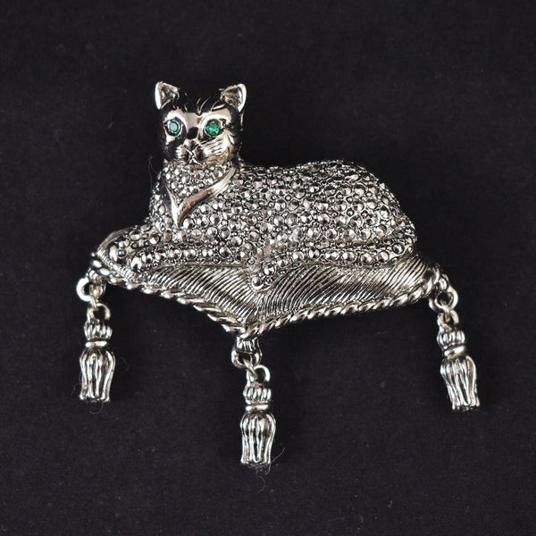 Vintage Avon Regal Cat Brooch Pin Cats Like Us