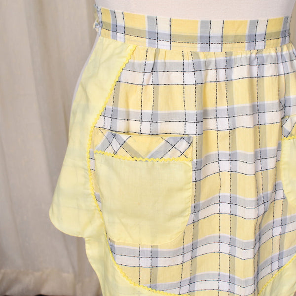 Vintage Gray & Yellow Plaid Scallop Daisy Apron Cats Like Us