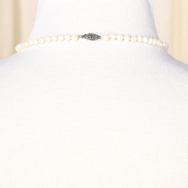 Vintage Iridescent Pearl Necklace Cats Like Us
