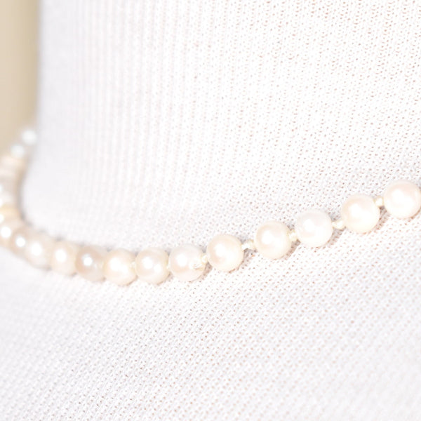 Vintage Iridescent Pearl Necklace Cats Like Us