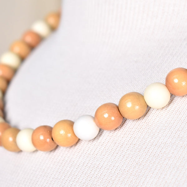 Vintage Lightweight Wood Bead Necklace Cats Like Us