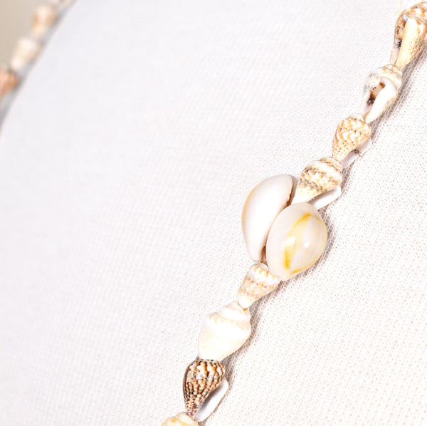 Vintage Tiny Sea Shell Necklace Cats Like Us