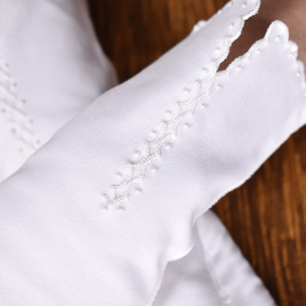 White Knot & Scallop Vintage Gloves Cats Like Us