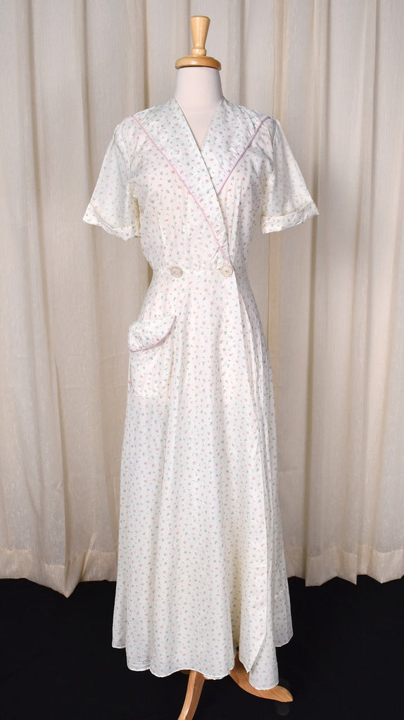 1940s Sheer Ditzy Floral Dressing Gown Housecoat Robe – Cats Like Us 1940s Sheer Ditzy Floral Dressing Gown Housecoat Robe – Cats Like Us