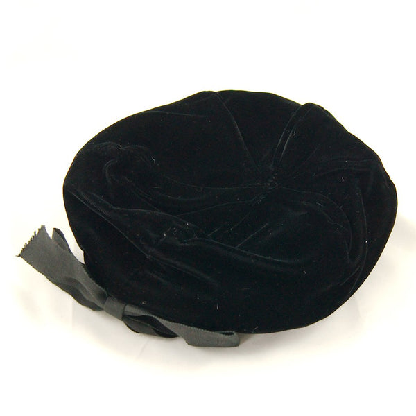 1950s Black Velvet Beret Hat Cats Like Us