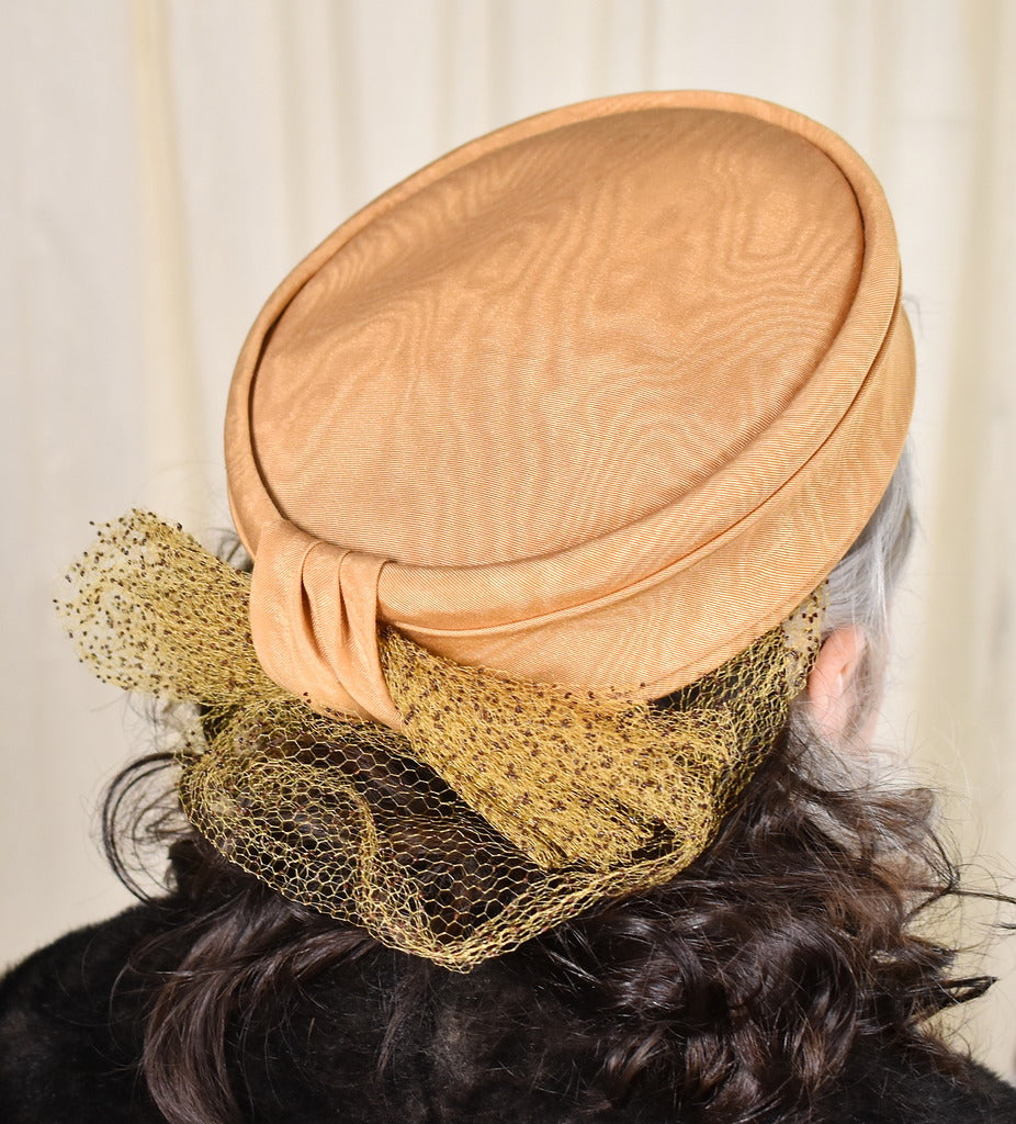 1950s Golden Vintage Pillbox Hat – Cats Like Us display picture 3