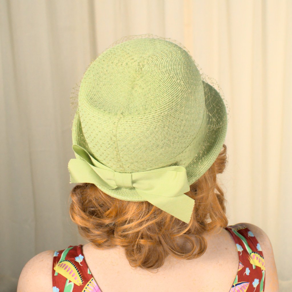 Vintage 1960s Lime Straw Bowler Hat – Cats Like Us display picture 3