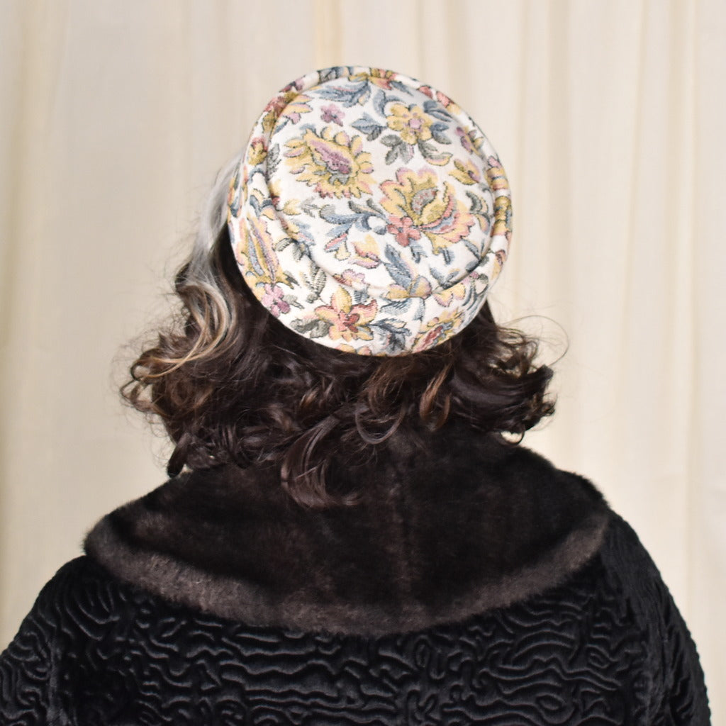 1960s Tapestry Vintage Pillbox Hat – Cats Like Us display picture 1