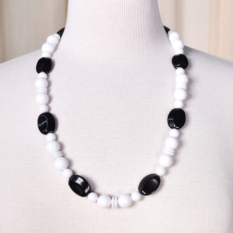 Black Oval & Wht Bead Necklace Cats Like Us