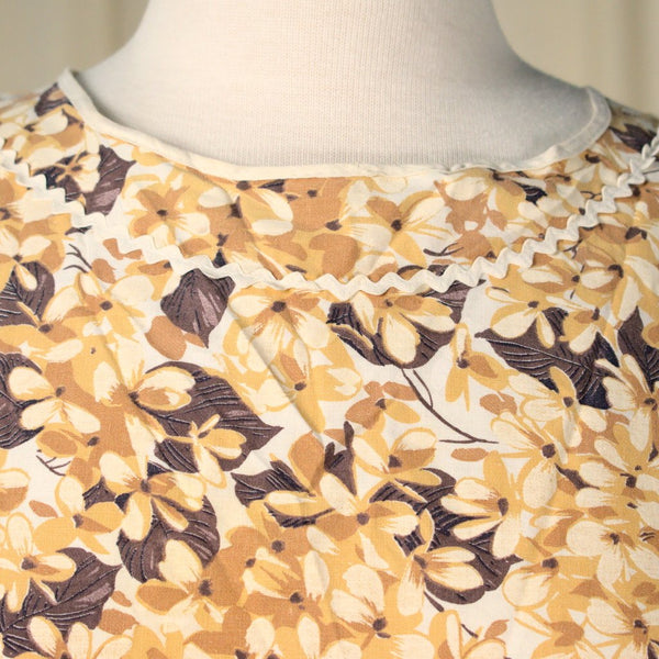 Brown Floral Smock Apron Cats Like Us