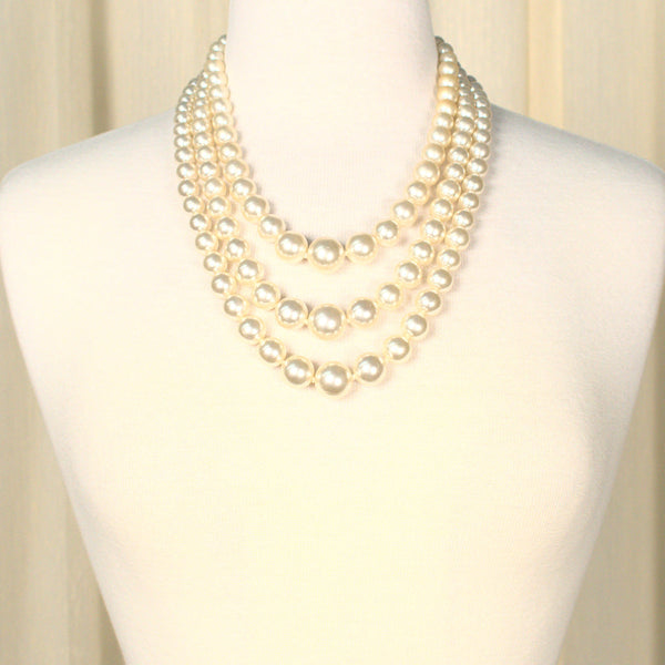 Chunky Triple Pearl Vintage Necklace Cats Like Us