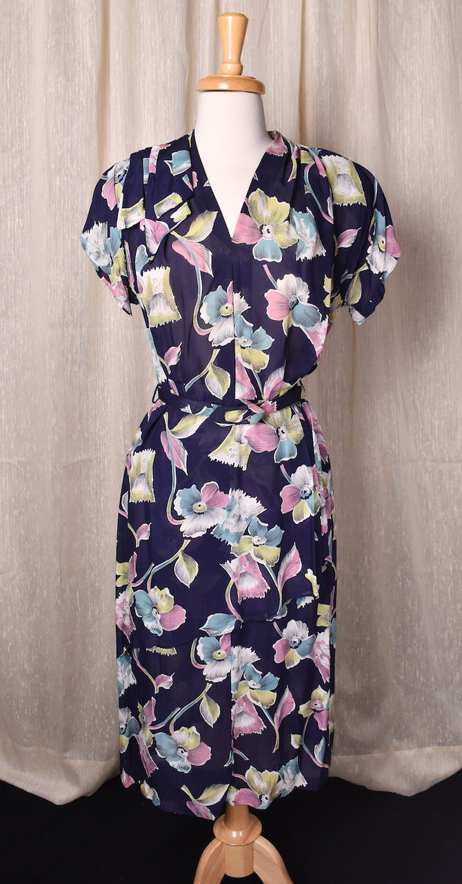 1940s Floral & Theater Victorian Novelty Print Dress