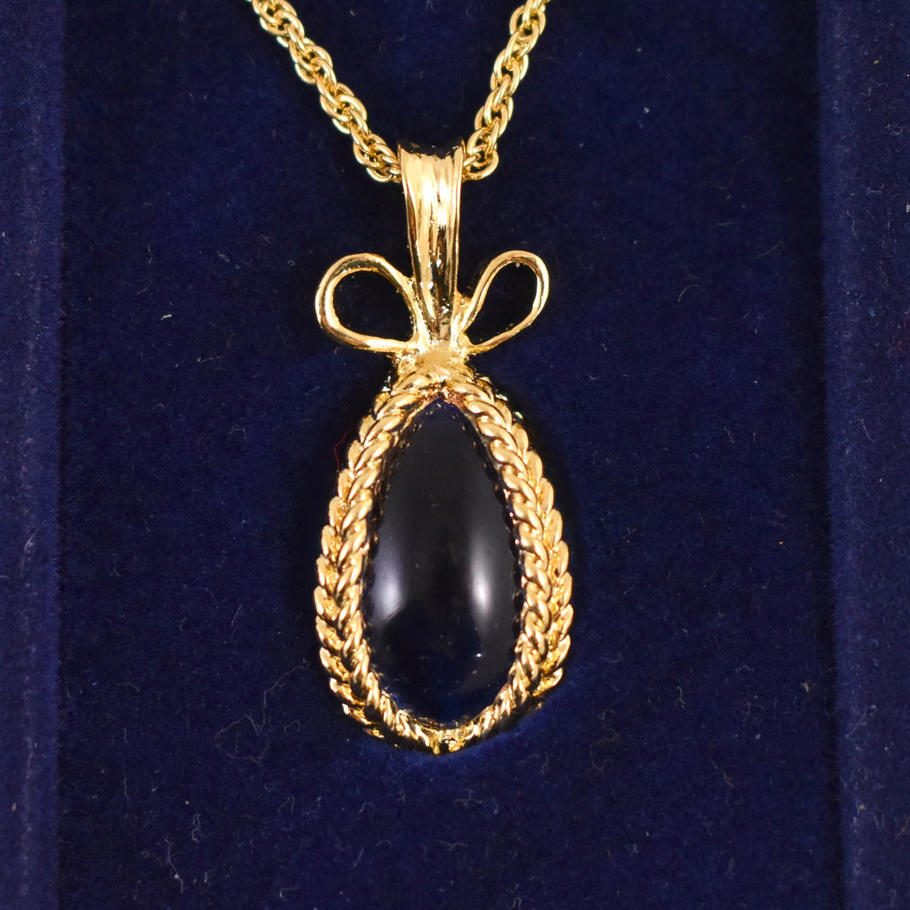 Joan Rivers Egg Necklace Box Set Vol II – Cats Like Us