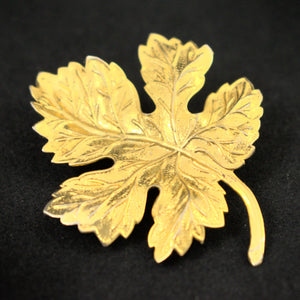 Lightweight Maple Leaf Brooch Cats Like Us