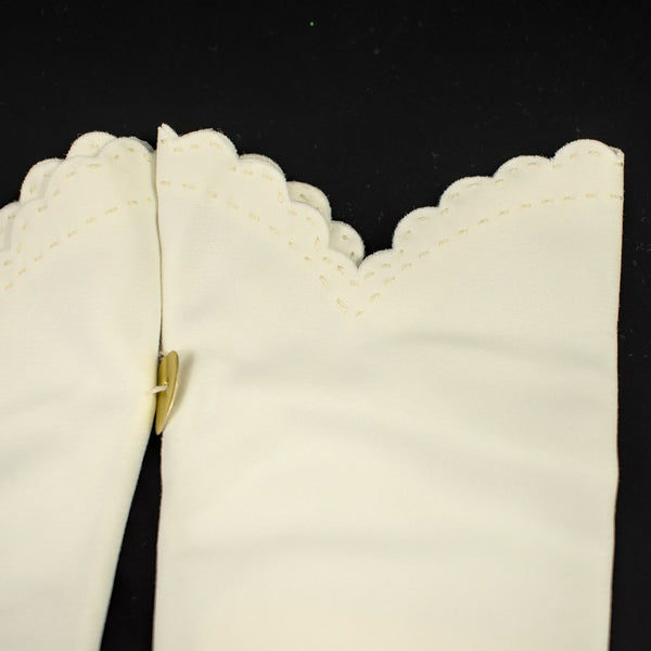 NOS Long White Scallop Gloves Cats Like Us