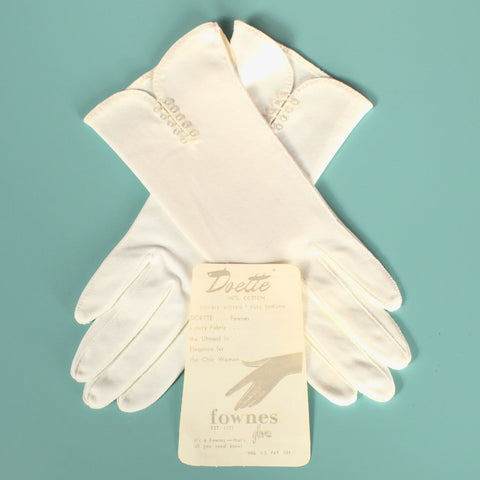NOS Short White Button Gloves Cats Like Us