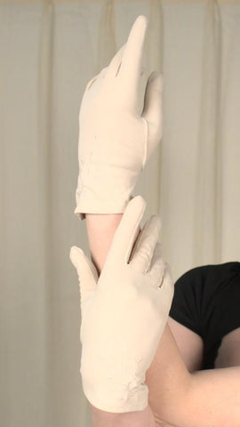 Off White Emb Flower Gloves Cats Like Us