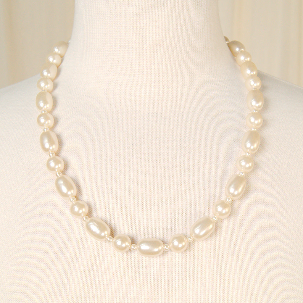 Oval Pearl Necklace Cats Like Us
