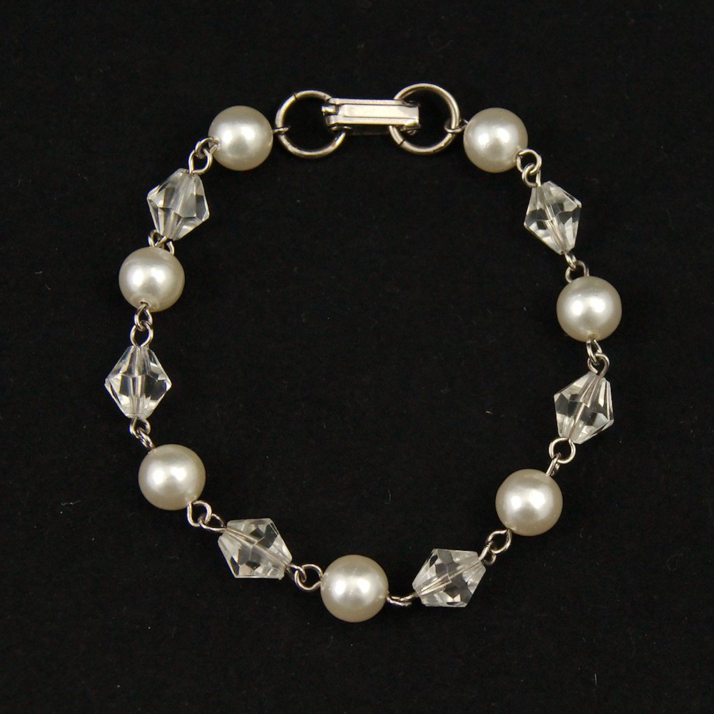 Pearl and Crystal Bracelet Cats Like Us