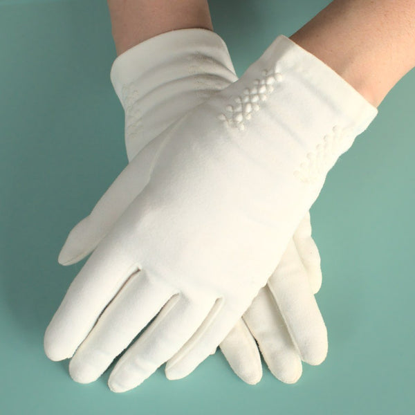 Short White Swirl Stitch Gloves Cats Like Us