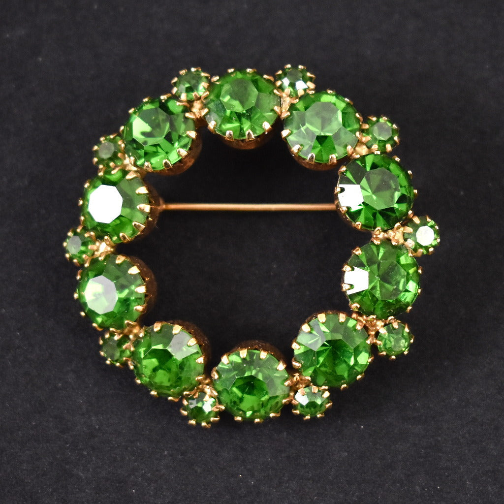 Vintage Green Rhinestone Wreath Pin Cats Like Us