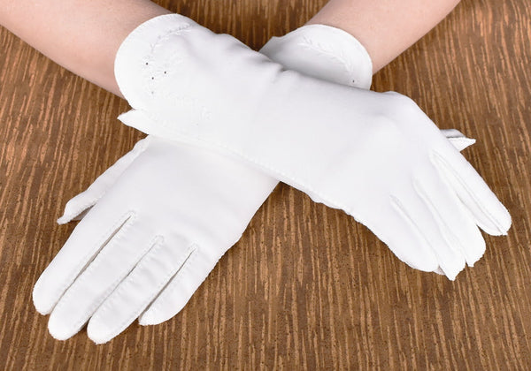 White Embroidered Daisy Vintage Gloves Cats Like Us